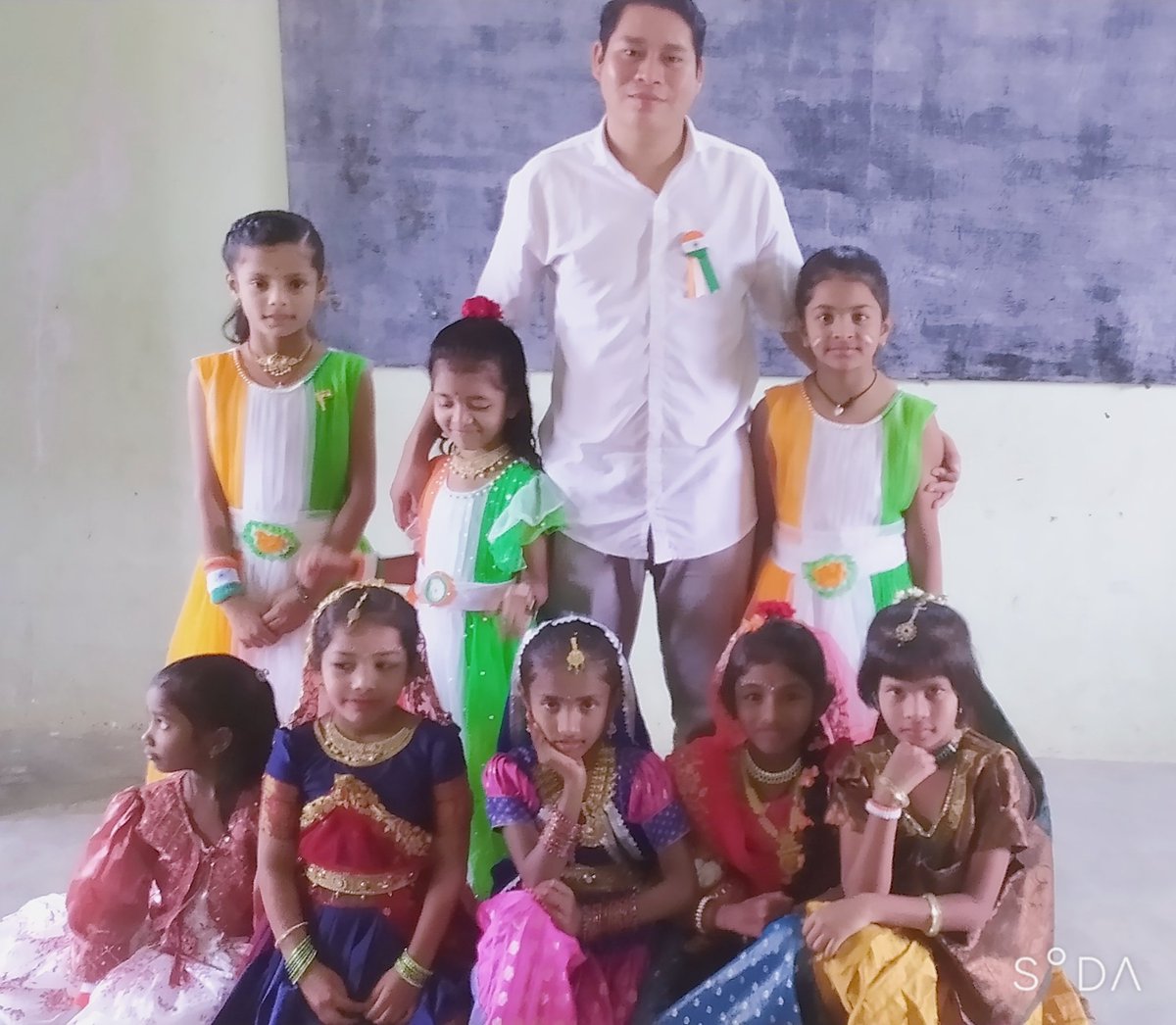 dharmajeetchak's tweet image. 🎉Happy 79th Independence Day! 😍😍

🙏May our country always be blessed with peace, prosperity and harmony.😇

📸Today&apos;s Independence Day Memories with my Students of Vedha International School, Kondapak, District: Siddipet in Hyderabad, Telangana State. ☺️