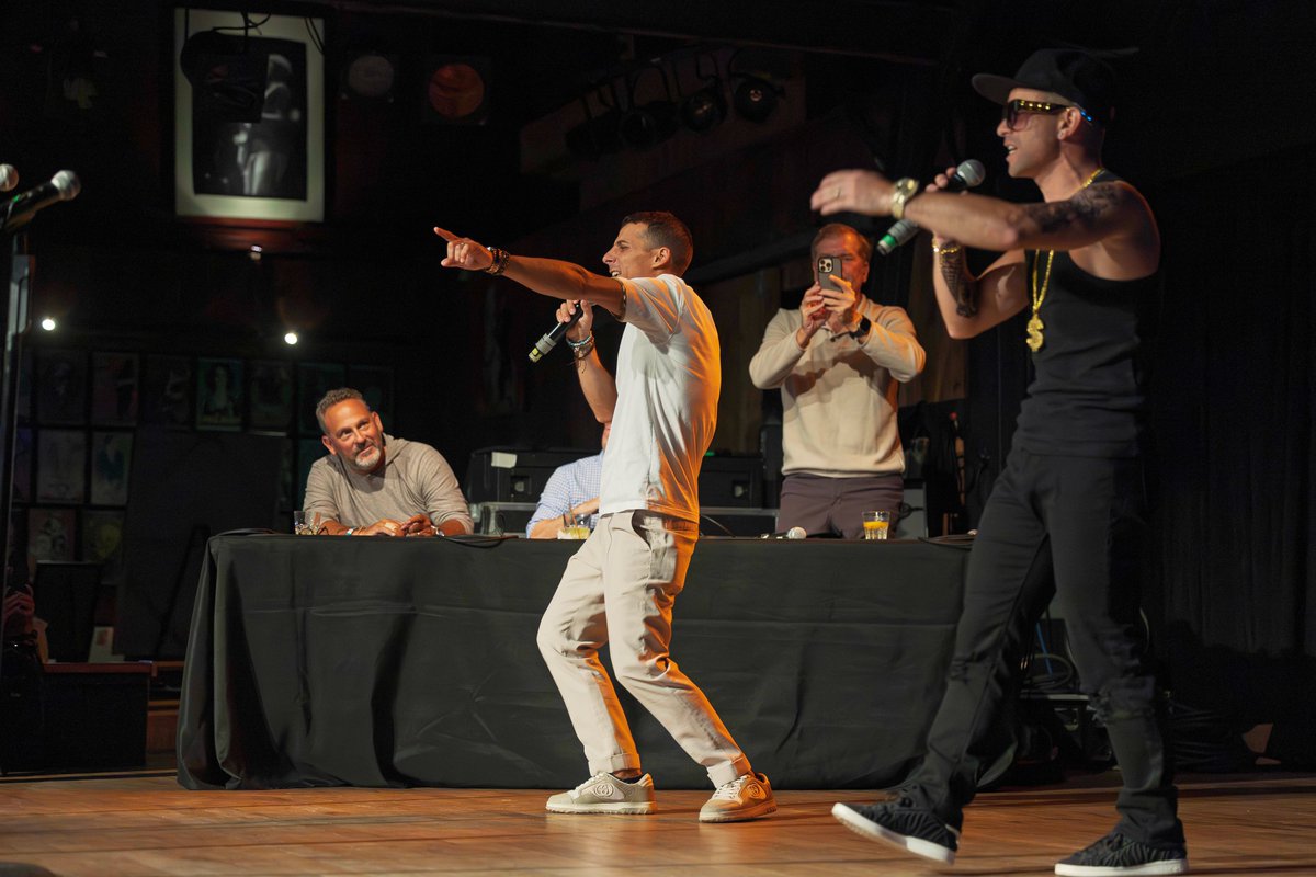 🥁Drumroll please… the winner of the Riders Up! Jockey Karaoke Contest is….Team West Coast! 

Congratulations to our champions, <a href="/umbyrispoli/">Umberto Rispoli</a> and <a href="/Antonio1Fresu/">Antonio Fresu</a>. Thank you to all the incredible East Coast and West Coast jockeys who gave us shows to remember!