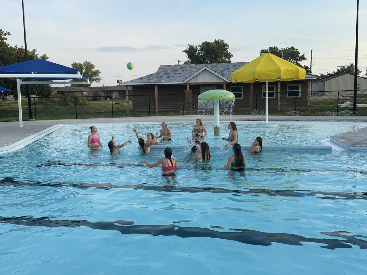 Lady Red Volleyball tweet media