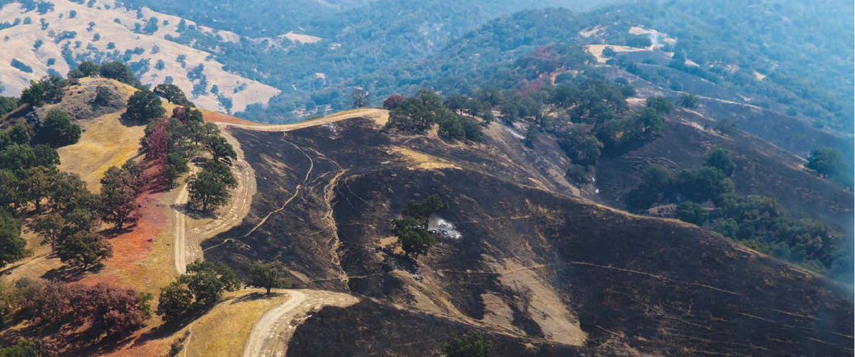 calfireSCU's tweet image. On 8/15/20, a lightning storm sparked hundreds of wildfires across CA—Included was the SCU Lightening Complex, burning 396,624 acres.
These fires are a reminder of the importance of having a plan.
📍Make a plan: ReadyForWildfire.org 
📲Emergency alerts: ListosCalifornia.org/Alerts