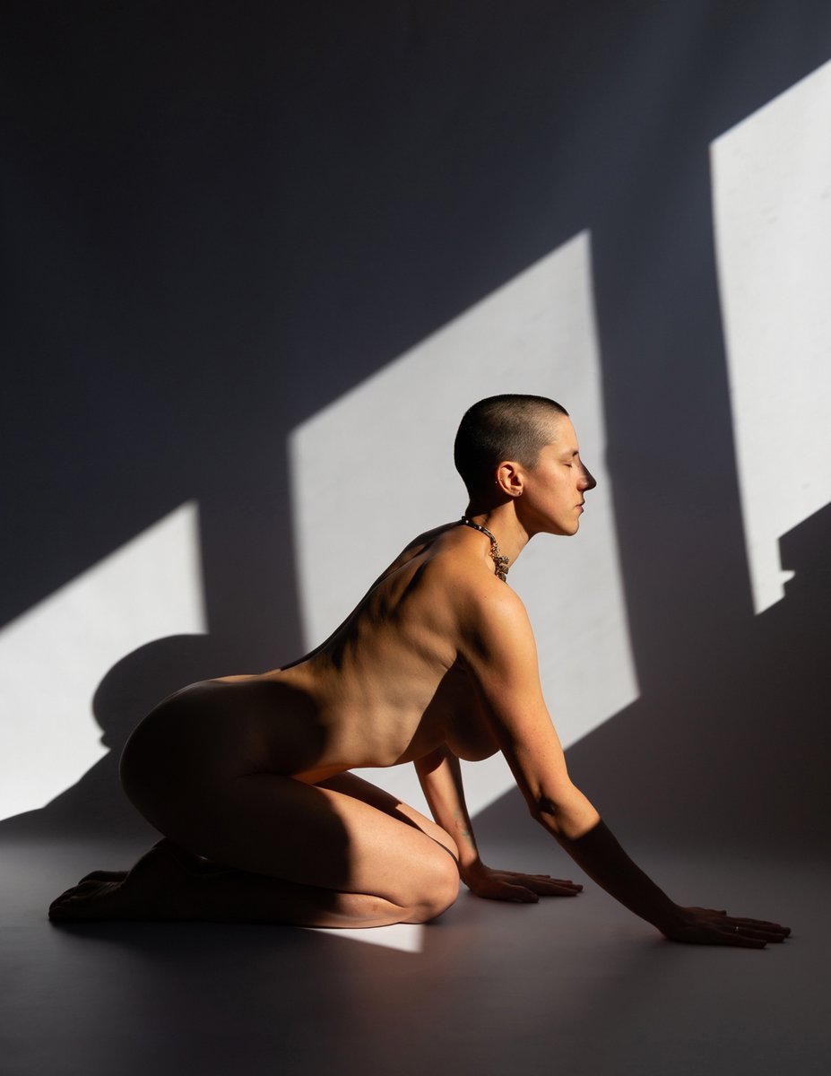 SandraKosh_nu's tweet photo. Art nude · Body photography · Selfpotraits

I work in fine art nude, self-portrait, and body photography - outdoors, in raw sunlight, with strong shadows and contrasts.

A woman’s body, with its history, scars, and presence - not polished into perfection, but seen as it is. https://t.co/RZH2PRdwxp