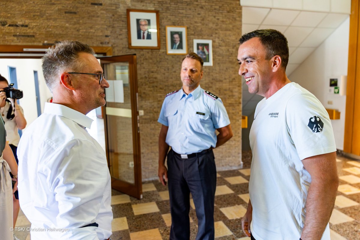 Spitzensport braucht starke Strukturen – Die Bundeswehr zeigt, wie es geht 🥇❄️

Am Mittwoch besuchten Medienstaatssekretär und Vorsitzender des Zweckverbands Thüringer Wintersportzentrum Stephan König und Sportstaatssekretär David Möller die Sportfördergruppe der Bundeswehr in