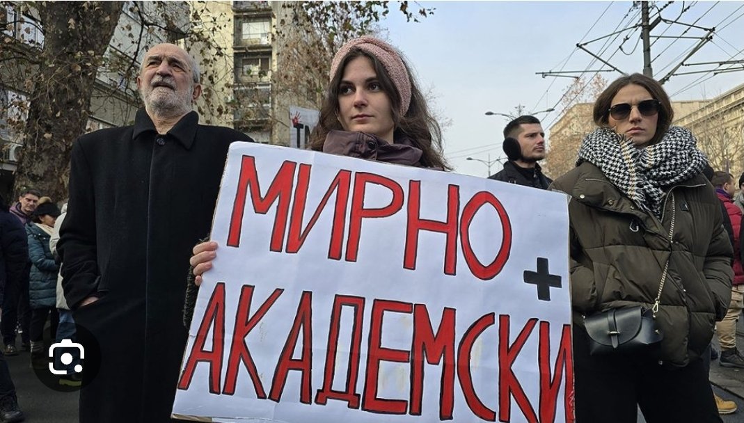 MilanExplore's tweet photo. "Studentski" DVOUGAO - kolorizovano! https://t.co/R0UTLiuJcH
