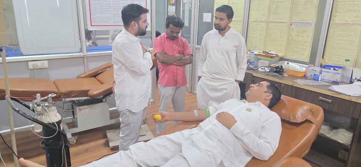 Wahaj_Baba's tweet photo. "On the occasion of 15th August, celebrated Independence Day by giving the gift of life — donating blood to a Needy patient.. Because true Patriotism is serving humanity. 🇮🇳 https://t.co/clMv6Fc0OX