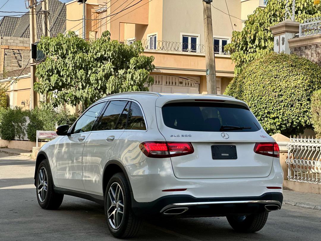muhdai93's tweet photo. EXTREMELY CLEAN FOREIGN USED GLC 300 
GOING GOR 42M 
KANO.
08144849788 CALL/WHATSAPP https://t.co/Lg5jBGWIWl