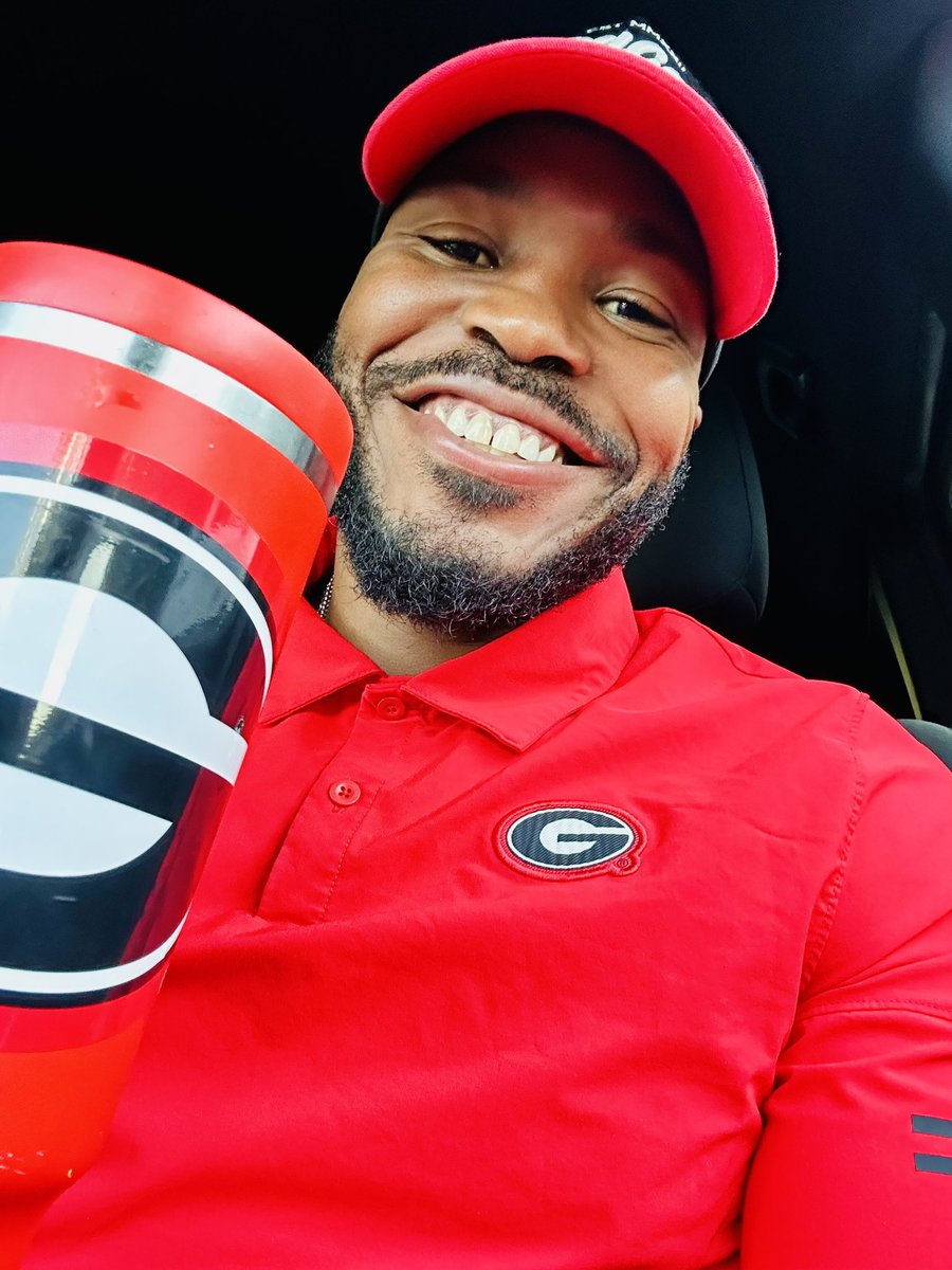 Q. Banks31 tweet media