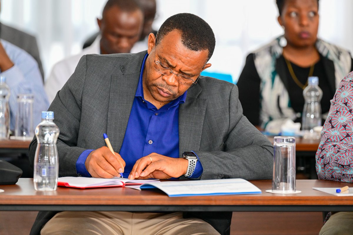 KenGenMDandCEO's tweet image. Our dialogue highlighted the need for sustainable #GreenEnergyKE investments, innovation, and strong policy alignment. With my #TeamJenGa, we remain committed to driving energy security and advancing the renewable energy agenda for national #EnergySecurity.
#JenGaKenGen