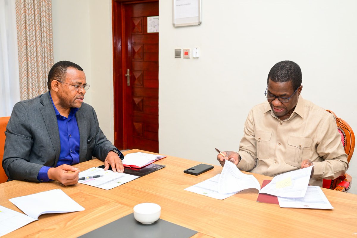 KenGenMDandCEO's tweet image. Our dialogue highlighted the need for sustainable #GreenEnergyKE investments, innovation, and strong policy alignment. With my #TeamJenGa, we remain committed to driving energy security and advancing the renewable energy agenda for national #EnergySecurity.
#JenGaKenGen