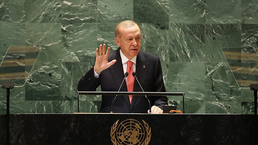 🇹🇷 Cumhurbaşkanı Erdoğan, Al Jazeera için “İnsanlığın Vicdanı Gazze’de Sınanıyor” başlıklı makale kaleme aldı

“Açlık, susuzluk ve salgın hastalık riski, Gazze’yi topyekûn bir insani çöküşe sürüklemektedir. Bugüne kadar çoğunluğu kadın ve çocuk olmak üzere 61 bini aşkın