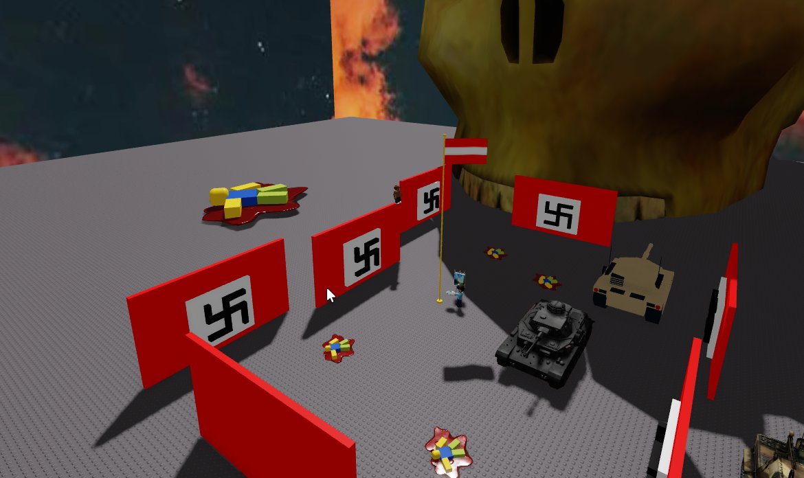 kaydetherobot's tweet photo. @eSafetyOffice @AusFedPolice @9NewsAUS  @RealSchlep 

This is some of the few things I've seen on Roblox which need to be investigated. This is what children are getting exposed to on the platform, not JUST pedophiles.

I am happy to talk more about this
(Image thread incoming) https://t.co/yVMtvYpGHc