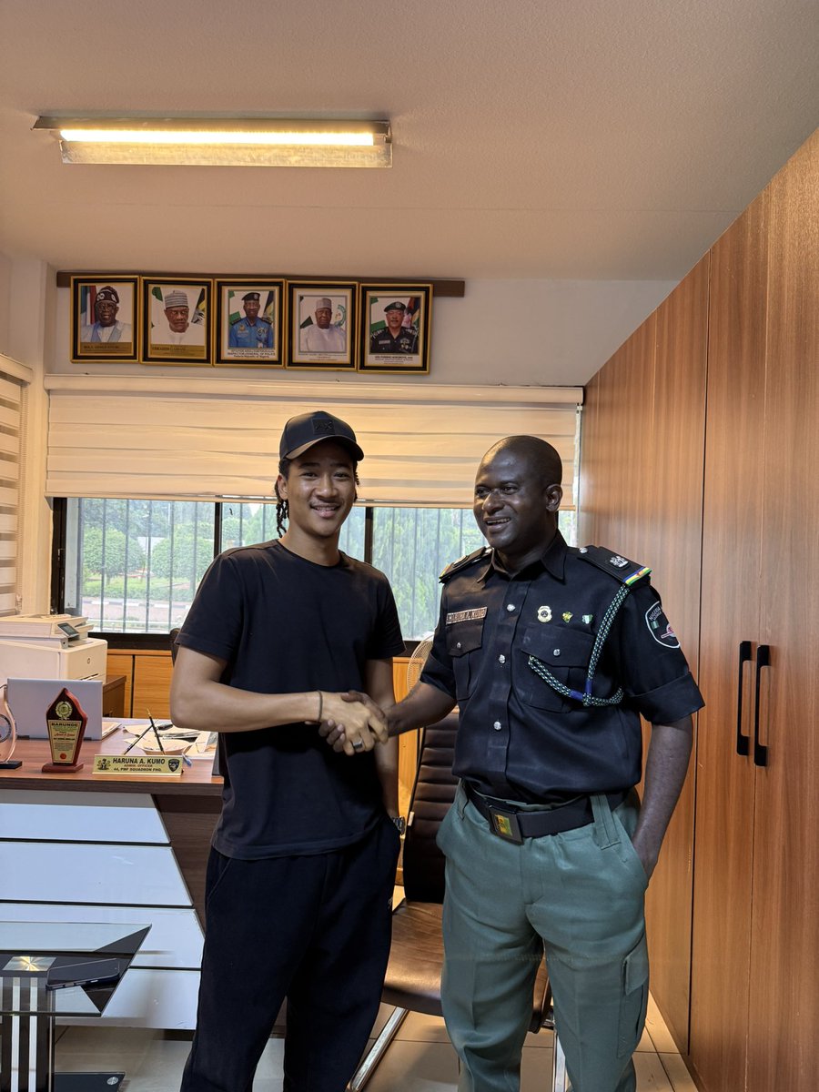 realanikstar's tweet photo. I had the pleasure of a courtesy visit with the AO 44 Diplomatic Squadron yesterday. 

Saluting those who keep our communities safe, a privilege to meet you.

It was a fruitful and productive meeting. God bless the Nigeria Police Force, and God bless the PMF. https://t.co/XS4V5Ui9vB