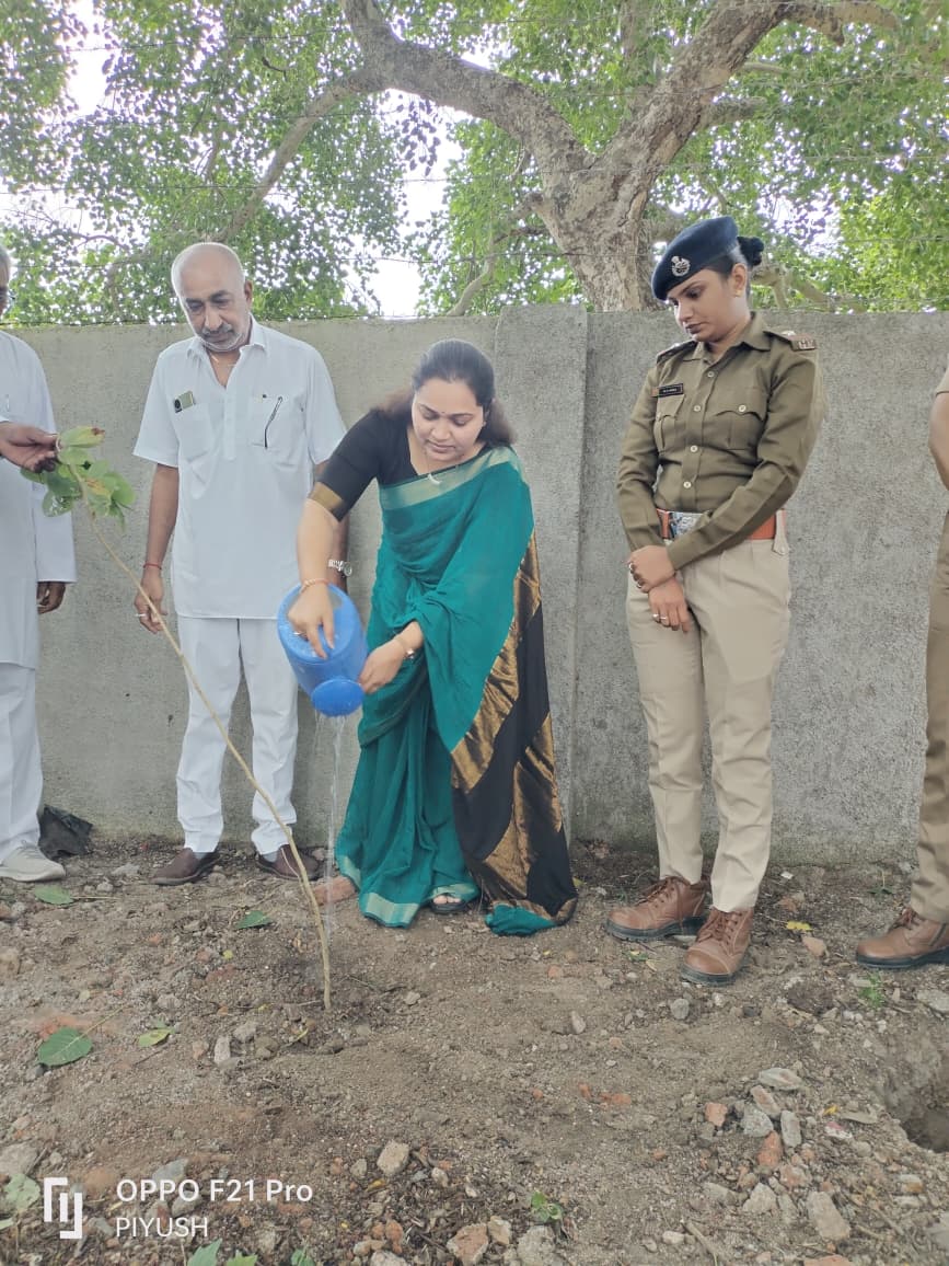 આજરોજ કોટડાસાંગાણી તાલુકા ના વાદીપરા ખાતે  ૭૯ માં સ્વાતંત્ર્ય દિનની તાલુકા કક્ષાની ઉજવણી કરવામાં આવી... 
#IndependenceDay2025 
#79thIndependenceDay2025