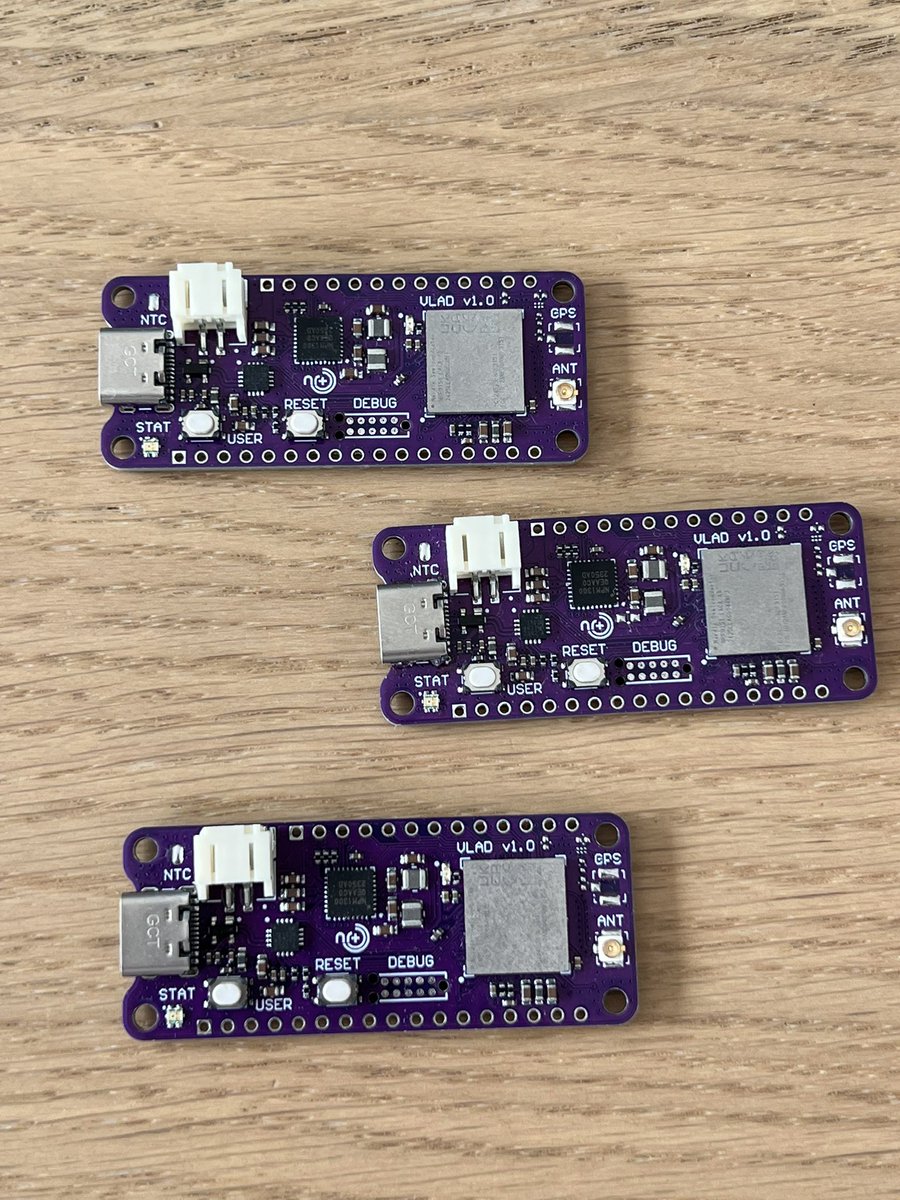 samy_4z12's tweet image. Sharing the boards I made during my thesis to get research around dect nr+ (damn good techno IMO)
Simple feather type boards with a nRF9151 (bought the entire 45 nRF9151 digikey had a the time) and nPM1300 for battery management and to provide two solid variable voltages output