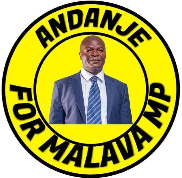 BREAKING NEWS: Chief Principal Mwalimu Enock Andanje a UDA ticket aspirant in upcoming Malava Constituency by-election has collapsed and died in a forum attended by Prime Cabinet Secretary Musalia Mudavadi