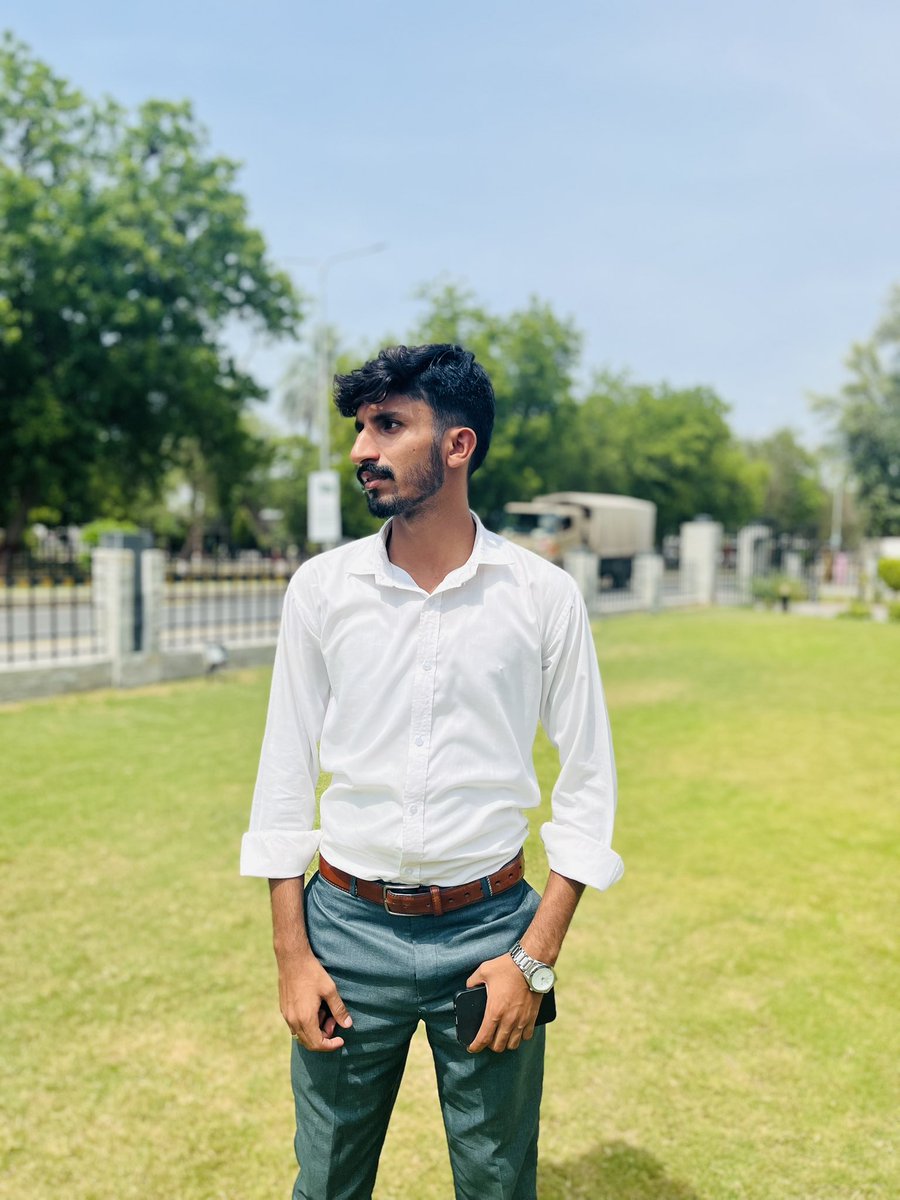 umarhamza_14's tweet photo. Lost in my own thoughts, found in my own vibe. 🌿☀️ https://t.co/n94tymo3vg