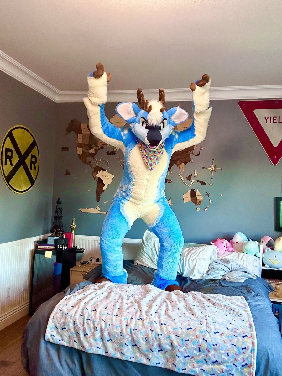 BOO!!!!!
Scary Berry!!
#FursuitFriday