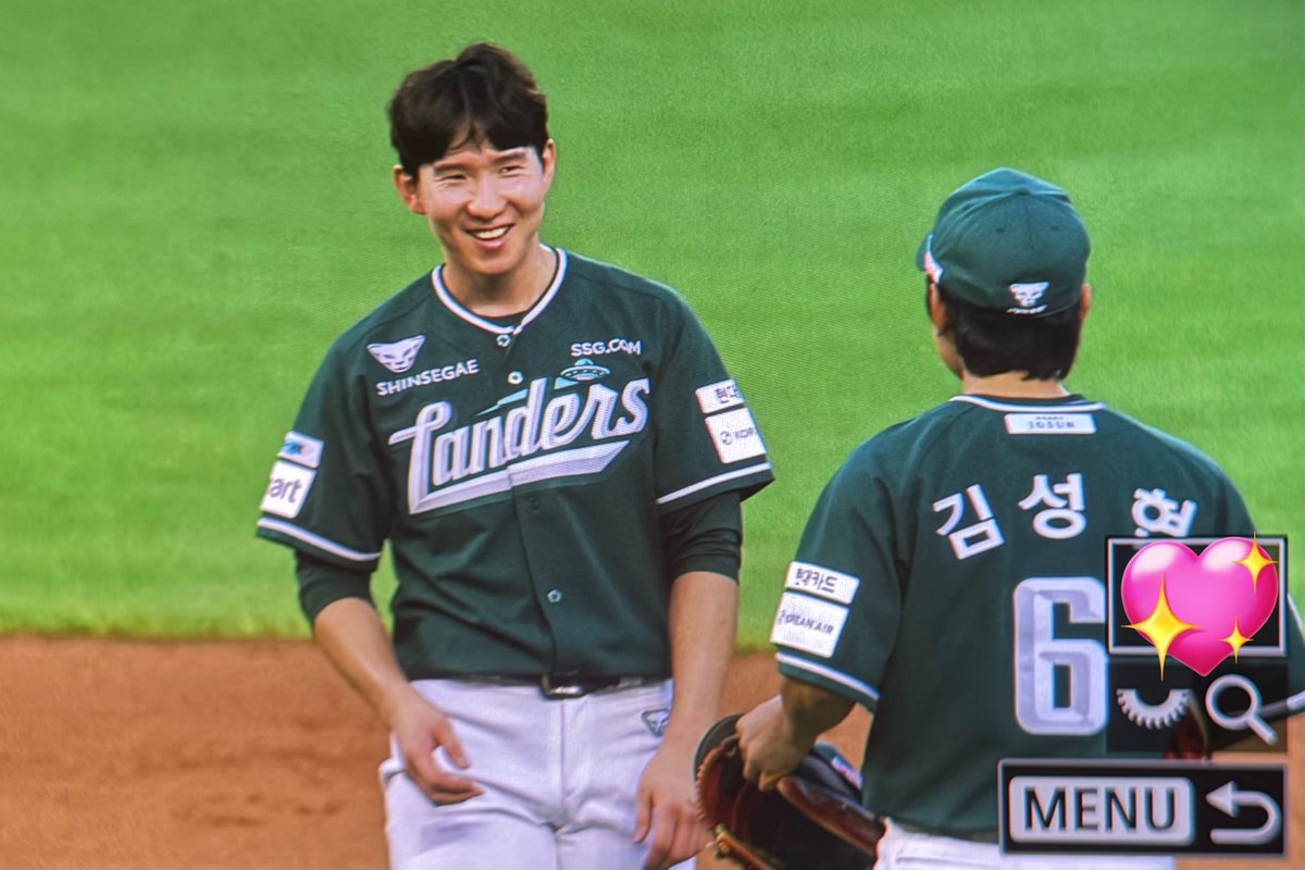 내야수들이성현이를왜이럿케조아해
저렇게까지밝게웃을일이냐고ㅜㅜ