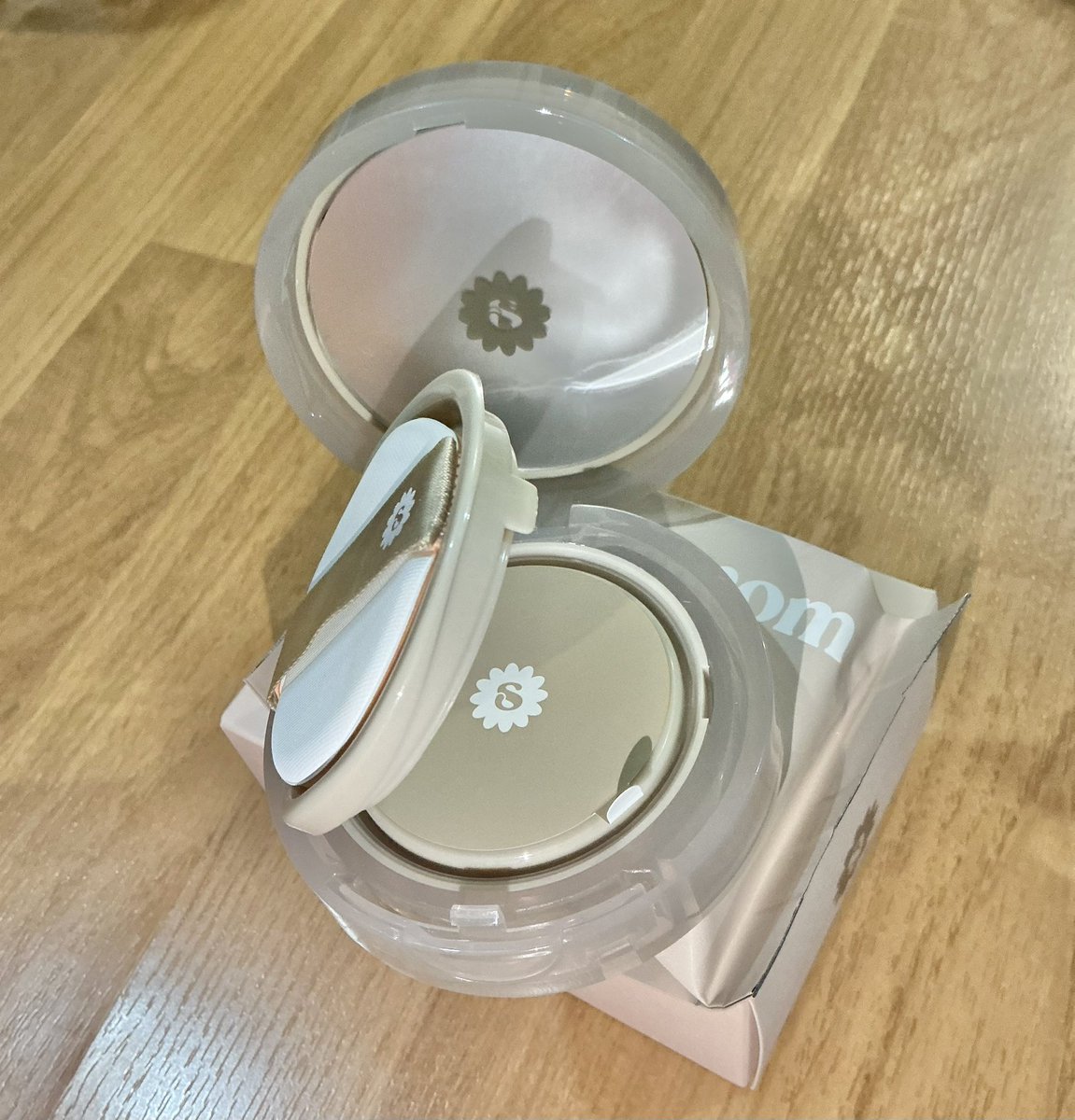 secondnhand's tweet photo. ส่งต่อคุชชั่น supermom เบอร์ 1.2 มือ 1 ยังไม่ได้แกะ🥺
มีครบทั้งกล่อง cushion และ refill
(สีนี้ในช้อปหมดแล้ว)

🏷️ 330 รวมส่งค่ะ

#ส่งต่อเครื่องสำอาง #ส่งต่อเครื่องสําอางมือสอง #เครื่องสําอางมือสอง #เครื่องสําอางค์มือสอง #supermom #ส่งต่อsupermom #เมคอัพมือสอง #ส่งต่อคสอ https://t.co/8qZOcFYuQj