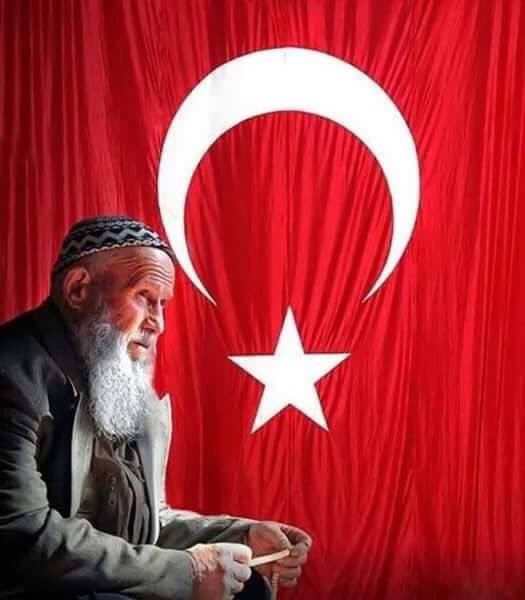 Her gün ve gece Anadolu irfanının seccadesinin üzerinde sessizce ama gönülden yakardığı duasıdır;

Vatanımızı ma'mur eyle  ya Rabbi!
Milletimizi  mesrur eyle  ya Rabbi!