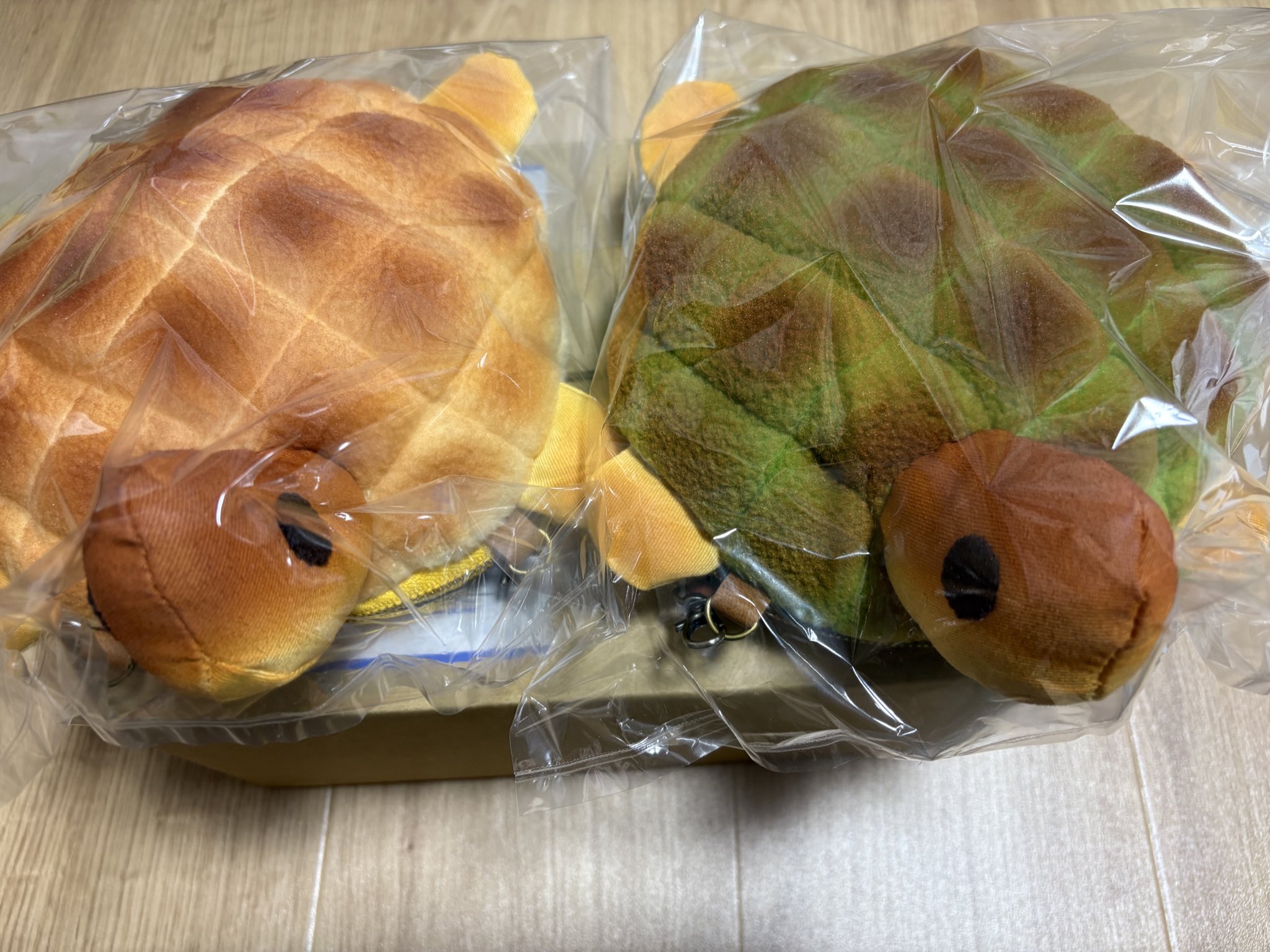 【m！】マリさんベーカリー　ふわふワッフルのショルダーバッグ m！】マリさんベーカリー ふわふワッフルのショルダーバッグ m