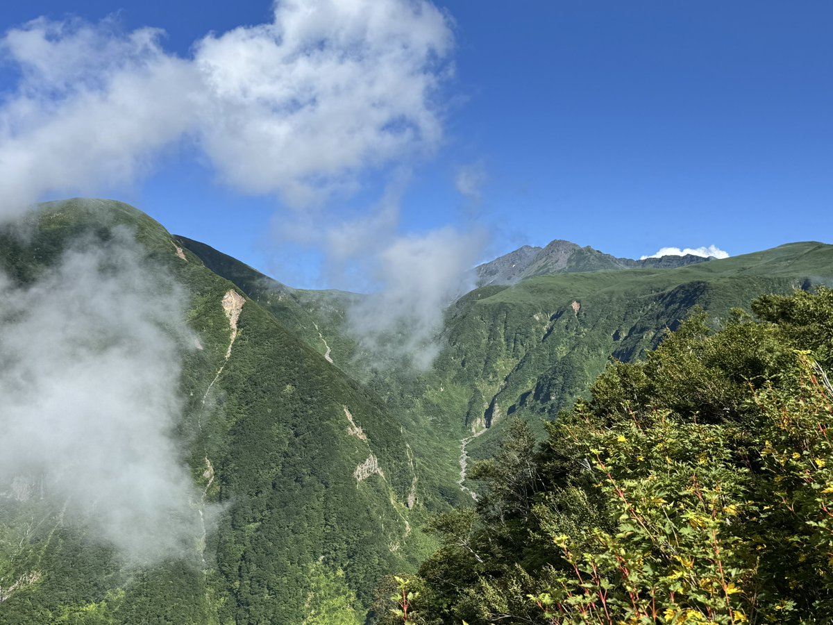 秋田県来ました。
絶景多くてホント大好き(*'▽'*)♪
八郎潟を走ると嫌でも北海道を思い出しちゃうね。