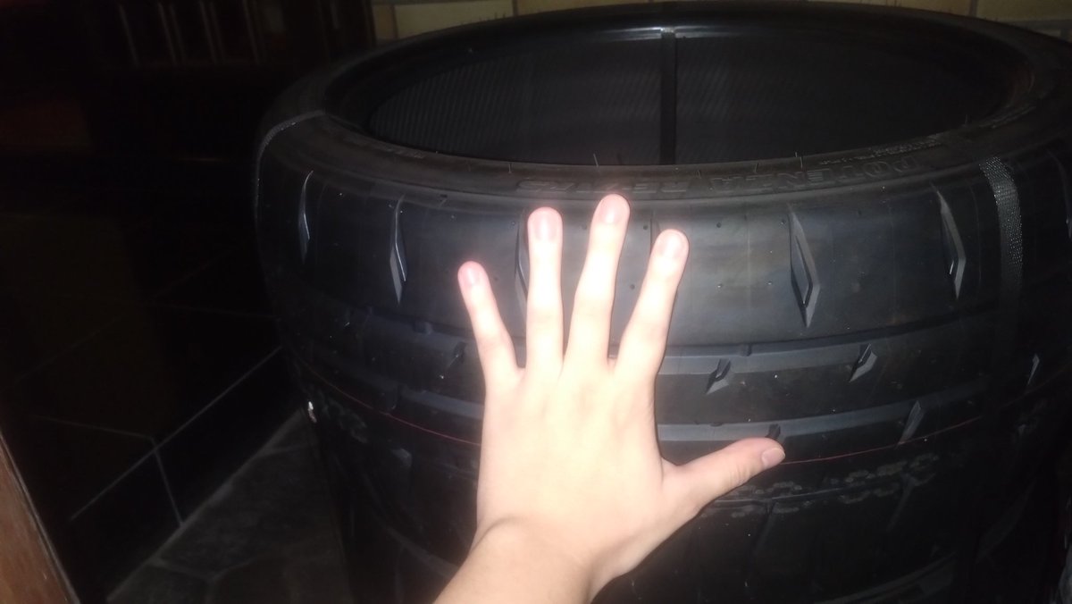 でッッッ
＃タイヤ