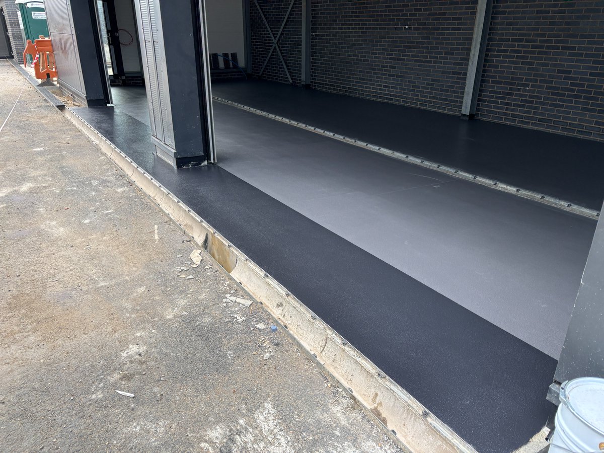 ResintekServ's tweet image. ☀🌊 Summer vibes + industrial precision = 🔥 results.
Brighton’s decks are getting a Flowcrete Deckshield ID &amp;amp; ED makeover in vibrant colours built to last. Durability never looked this good. @flowcrete  #Brighton #Deckshield #Flowcrete #TeamResintek