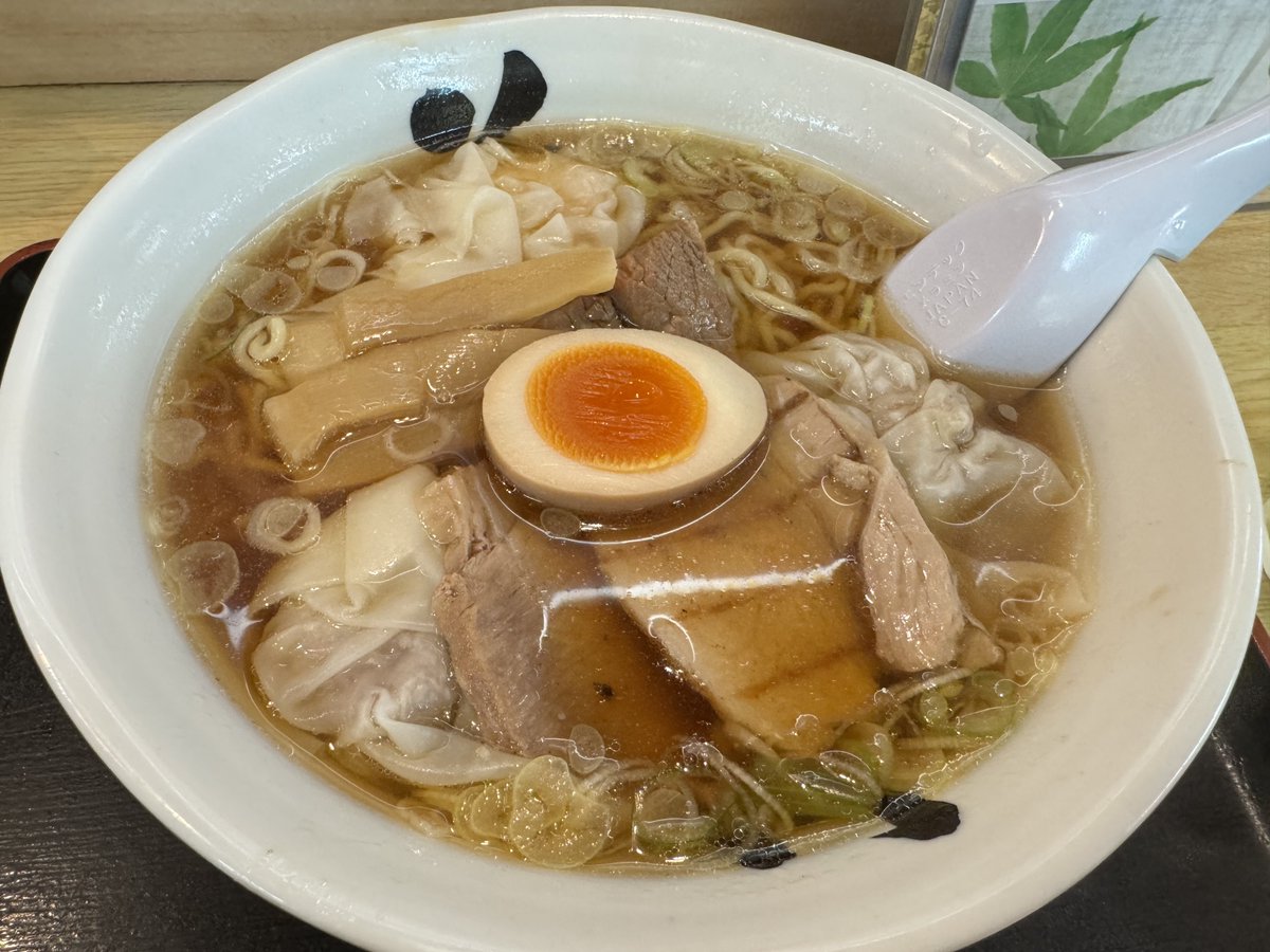 山形上陸ゥ
山形ｷﾀ━(ﾟ∀ﾟ)━!
酒田のラーメンをいただく。
こういうのがいいね。

この騒がしい旅ももうすぐで終わりですねん。