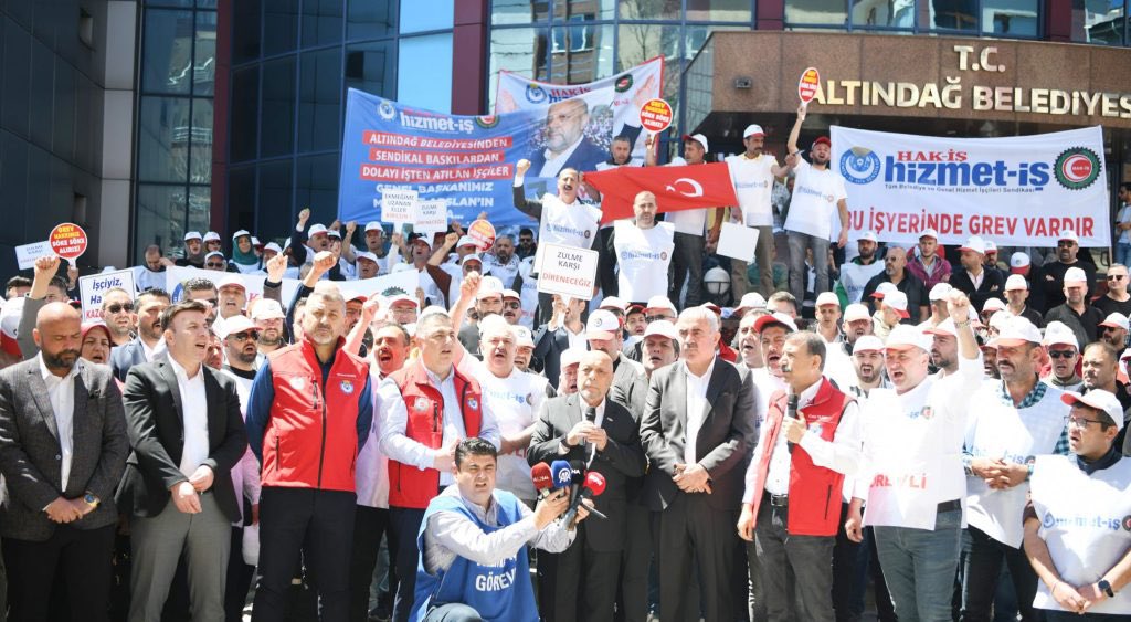 ÇSGB, ALTINDAĞ’DA BİZİ HAKLI BULDU

Çalışma ve Sosyal Güvenlik Bakanlığı Müfettiş Raporu, bizi haklı buldu;

BİLİRKİŞİ HEYETİ; “ALTINDAĞ BELEDİYESİ SENDİKAL BASKI UYGULAMIŞTIR!”

ÇSGB; 43 BELEDİYE ÇALIŞANI HAKSIZ YERE İŞTEN ATILMIŞTIR’

Ayrıntılar 👇
hizmet-is.org.tr/haberler/csgb-…