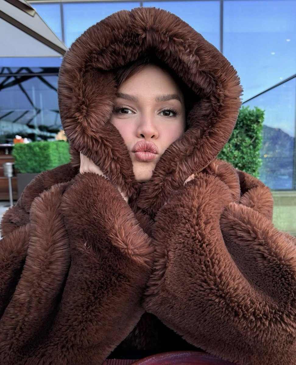 Essa foto da juliette é muito perfeita 🤍