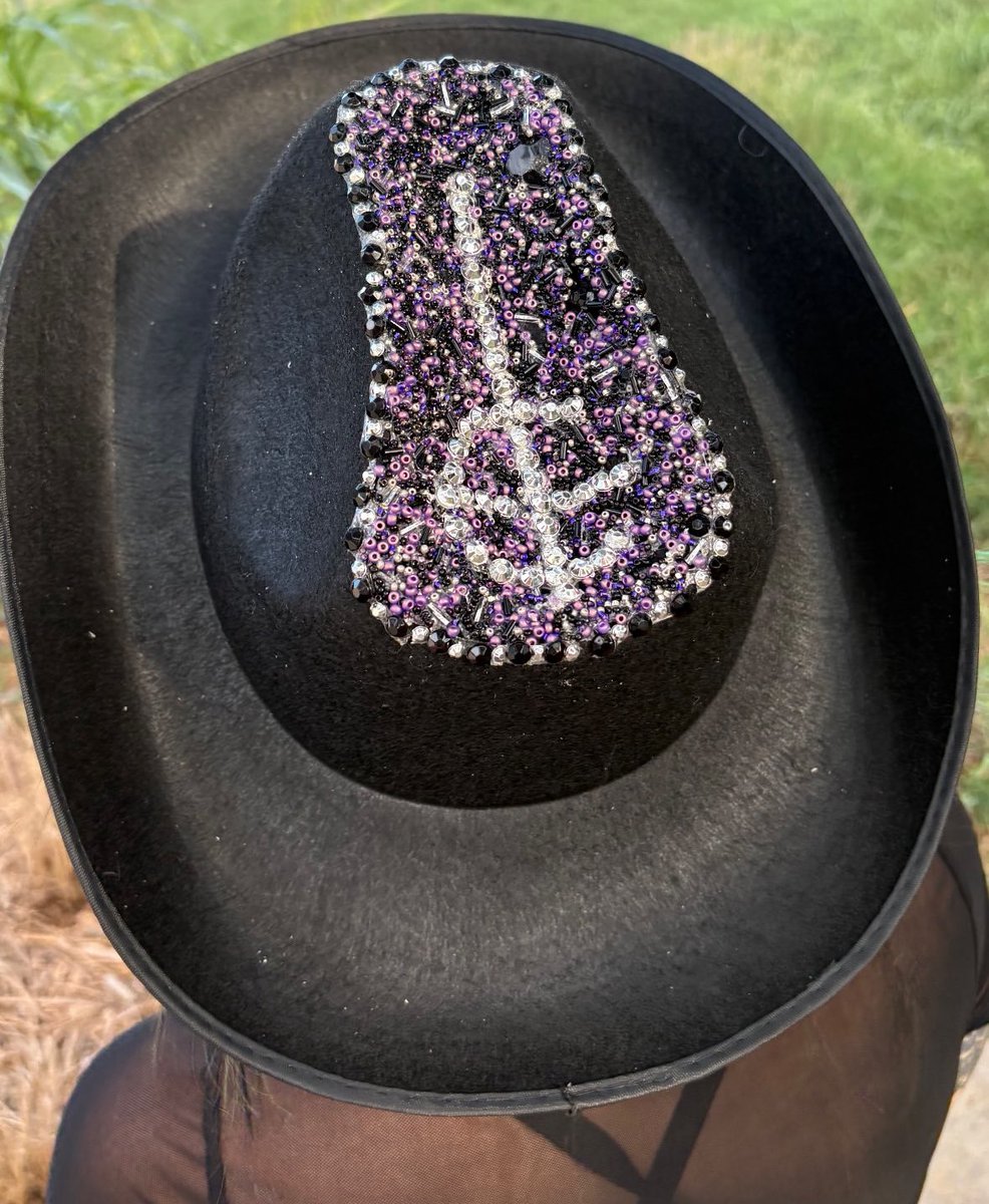 hernameless's tweet image. austin ritual 10/10, love my nepo baby, kept up my tradition and made another hat !