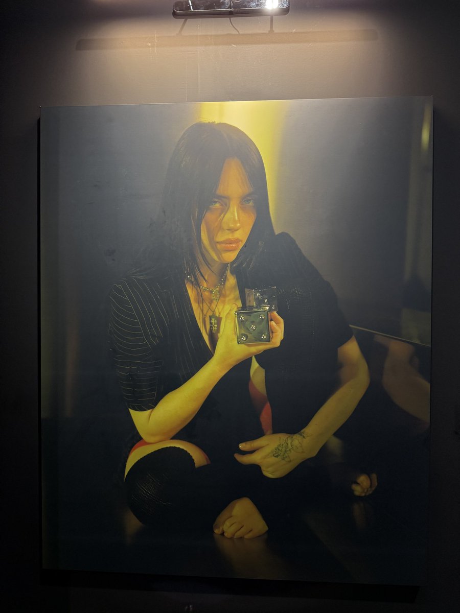 elusivelation's tweet photo. WBAT IS THIS FUCKING PICTURE OMG SHE LOOKS SO INSANE WTF https://t.co/GwyRUXFHDP