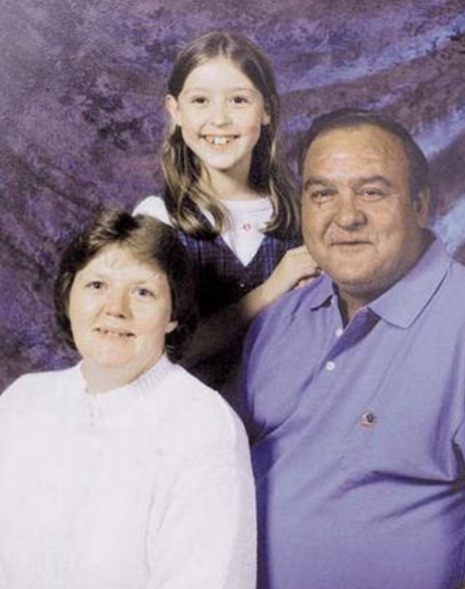 thelastshow's tweet photo. JENNIFER SHORT age 9 STOLEN from her Virginia home Aug 15 2002. Parents Michael & Mary asleep, shot dead. Sweet happy #JenniferShort found 6 weeks later. Skeletal remains in a North Carolina creek. Gunshot to her skull. What did she endure?๐ขWHO DID THIS?
https://t.co/TR4pRJv2wH https://t.co/vIfWySEyfC