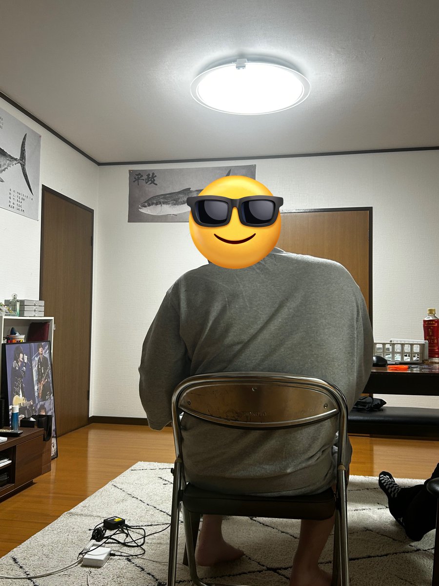 展示会で配布するチラシ作成中〜
3Dとマテリアルに時間を殺されてる。
普段使わない機能は難しすぎる。。