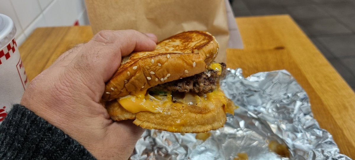 Grilled Cheese with 1 patty, grilled onions and jalapeños. My Five Guys favourite 👍