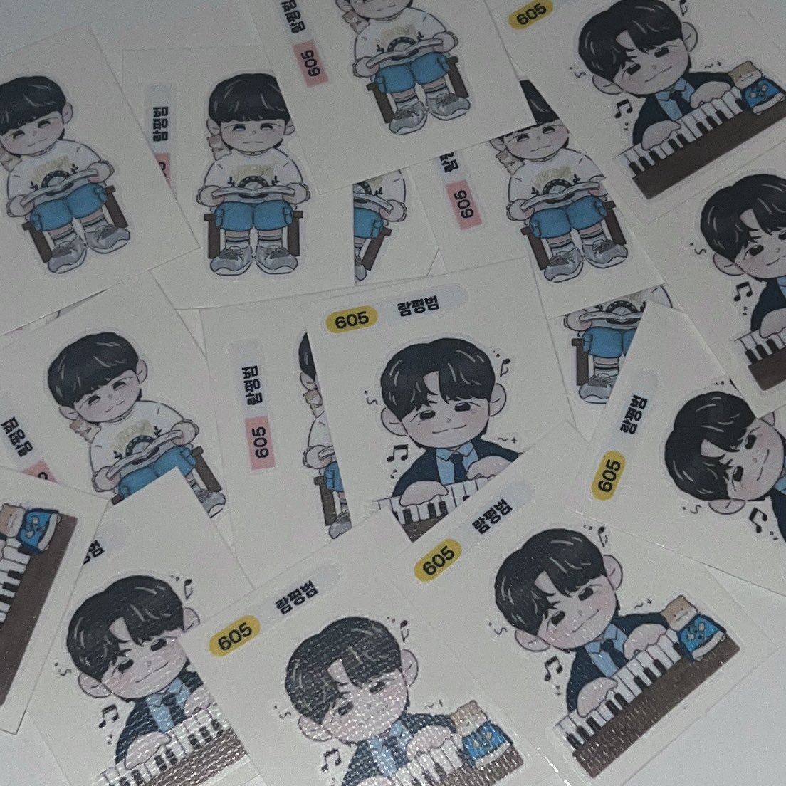 rab_dc's tweet photo. ✧。°₊·ˈ∗♡∗머피 막공 무인 나눔✩‧₊ ⋆｡˚  ˚˚☽˚｡⋆

람평범의 머피 막공을 기념하여
띠부씰 & 인화사진 나눔을 진행합니다 ♪♬

❤︎ 8/21밤 막공 , 8/24밤 콘서트
❤︎ 공연 전 예그린 어딘가
❤︎ 띠부씰 2종 & 인화사진 10종 중 랜덤 3종
❤︎ 각 10set

자세한 내용은 당일 타래로 공지하겠습니다  •͈ᴗ•͈ 
마지막까지 최하람 나평범 많은관심 부탁드려요 .ᐟ