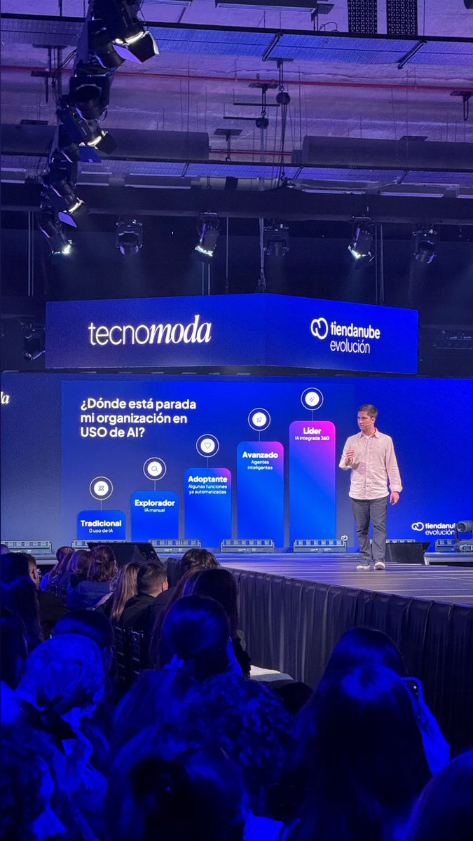 agusparra's tweet photo. Ayer en #Tecnomoda de @Tiendanube, compartiendo con las principales marcas del país sobre cómo la tecnología y la IA están transformando el comercio.

Agentic Commerce is live 🤖 https://t.co/9TjibuooDw