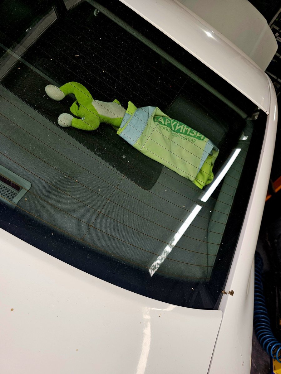 Дечки има нова финта, боље од полицискиот елек 😂