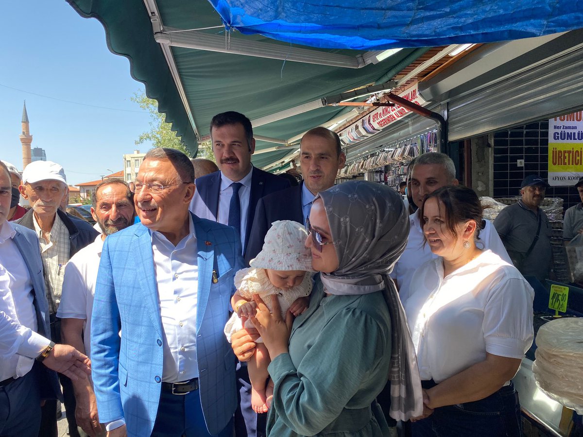 📍Ulus

Önceki dönem Cumhurbaşkanı Yardımcımız, Milletvekilimiz Sn. <a href="/fuatoktay/">Fuat Oktay</a> eşliğinde, 

Yönetim kurulu üyelerimiz, Kadın Kolları Başkanımız <a href="/Gulizzarkaya/">Gülizar Kaya</a> ve meclis üyemiz <a href="/hasanakyoll06/">Hasan Akyol</a> ile birlikte, Ulus meydanda ilçe sakinlerimiz ile selamlaşıp hasbıhal ettik.