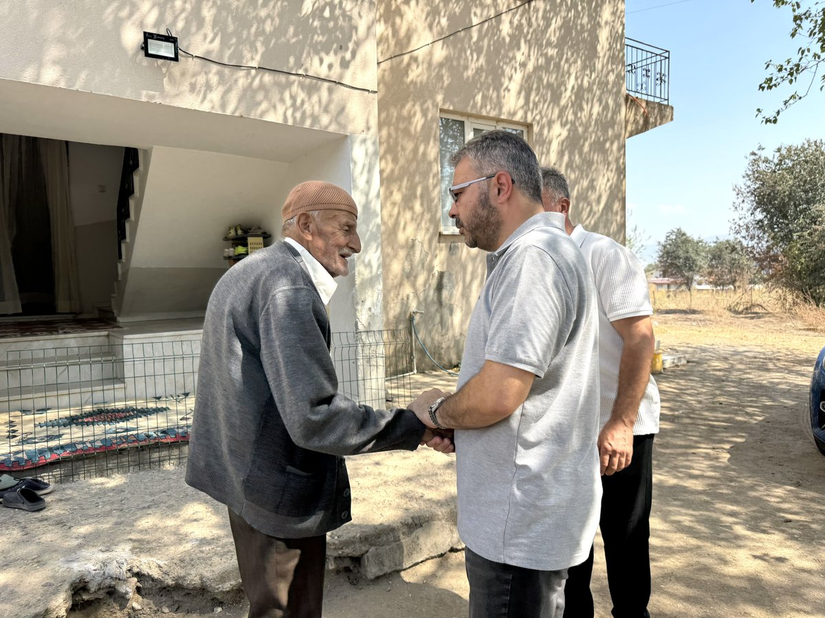 avomerozmen's tweet photo. 📍Umurlu
Teşkilatımız ile birlikte; #Umurlu mahalle sakinlerinden İsmail Can’a yakınlarının vefatı dolayısıyla taziye ziyaretinde bulunduk.
Rabb’im rahmetiyle, merhametiyle muamele eylesin.
Merhumenin mekanı cennet olsun. https://t.co/H2EV2xYZE4