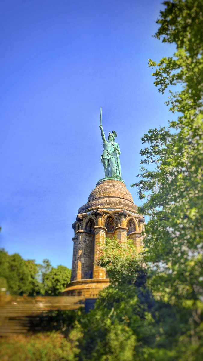 ArneBrandneu's tweet photo. Schönes Wochenende! #lippe #lippeliebe #heimat #heimatliebe #hermannsdenkmal #externsteine #lipperland #wandern #nature #photography #fotografie #natur #teutoburgerwald #hiking #wanderlust #outdoor #naturephotography #landscape #wald #travel #germany #landscapephotography https://t.co/fimM8zQIGy