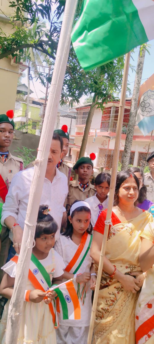 Tulibose3's tweet photo. ভারত আমার ভারতবর্ষ 🇮🇳৭৯তম স্বাধীনতা দিবসে ভারতের সকল জন��ণকে আন্তরিক শুভেচ্ছা ও অভিনন্দন। 🇮🇳

জয় হিন্দ! বন্দেমাতরম্!🇮🇳🇮🇳🇮🇳
জয় বাংলা

#MamataBanerjee #HappyIndependenceDay
#Jalpaiguri
@highlight https://t.co/FxliKqHQIy