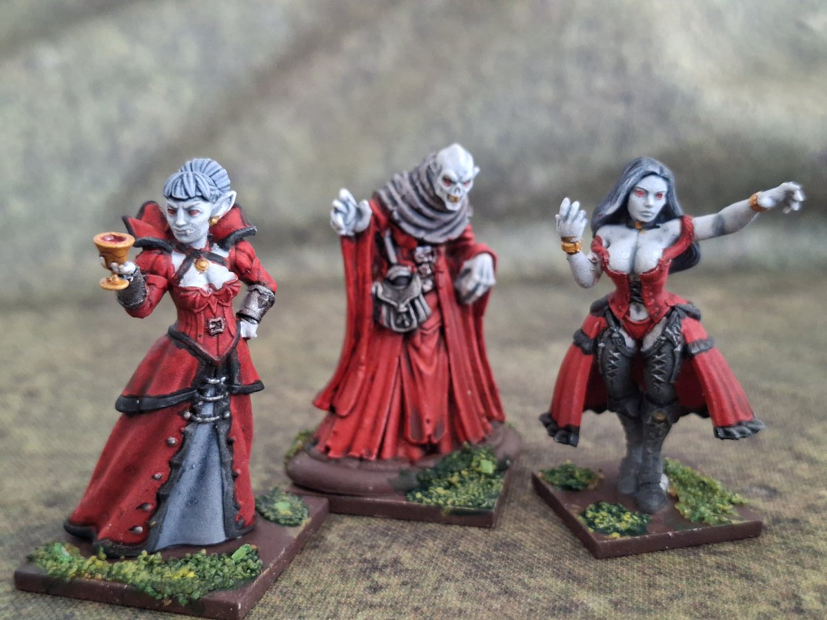 1stAlterations's tweet photo. Finished the brides of Nosferatu for an undead army in #midgard https://t.co/Qd4BVsg9JM