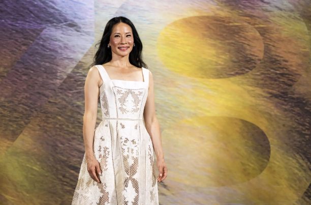 «Zu einer weissen Frau würde man das nicht sagen»: In «Kill Bill» kämpft Lucy Liu <a href="/LucyLiu/">Lucy Liu</a> als Killerin, in #Locarno <a href="/FilmFestLocarno/">Locarno Film Festival</a> gegen #Stereotype. Hier spricht sie über #Rassismus, Rollenklischees und verletzliche Stärke.

tagblatt.ch/kultur/locarno…