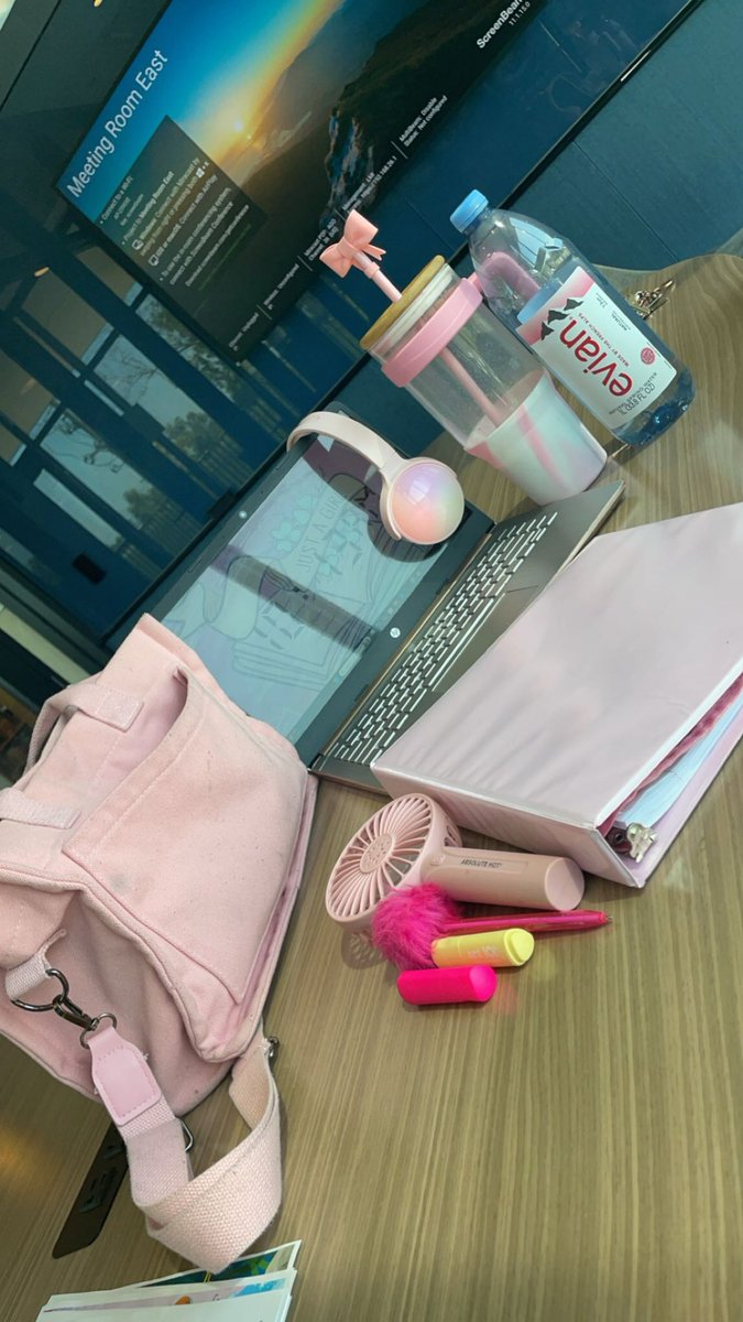 Made my own PRAYER BINDER &amp; it’s work, pray, slay the rest of 2025 for me 💞🫶🏾🙏🏽.

For prayer prints click link bio