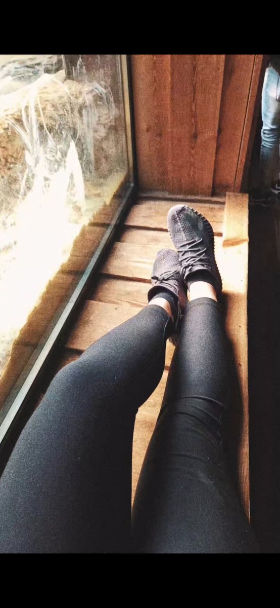 xMistressSwan's tweet photo. Kijk naar mijn benen slaaf.
Dat is het dichtstbij dat je ooit zult komen. Je plek is lager… veel lager.
#MistressSwan #Femdom #StayDown #findom #femdom #voeten #feet #QueenNL #NLmistress #NLfemdom #geldslaaf #femdomdesire #piggybank #varken #cash #money #findomNL #slave #payme https://t.co/nFiEMESFhc