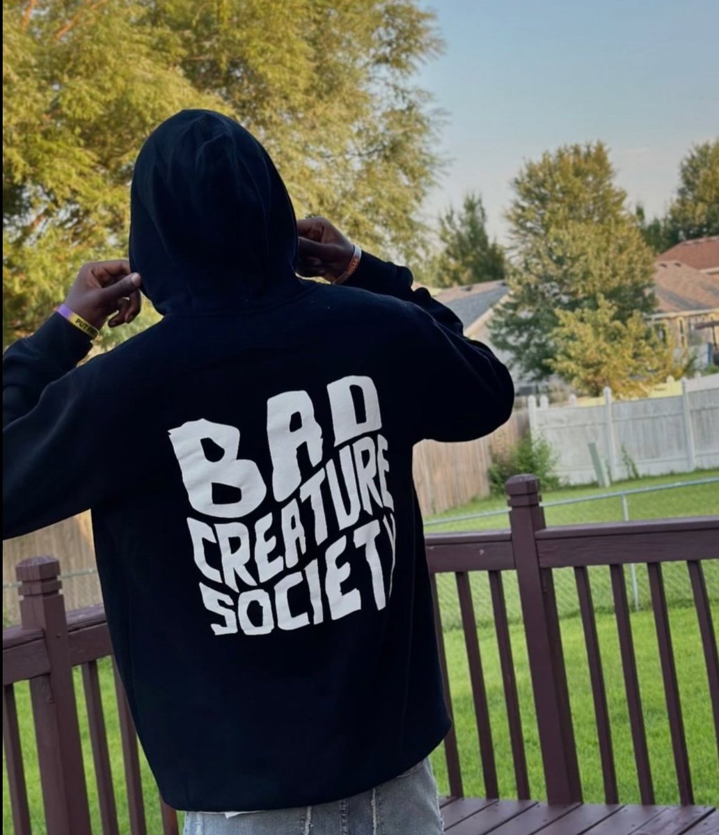 'The hoodie fire fr'
#staybad and wear #badgarms
