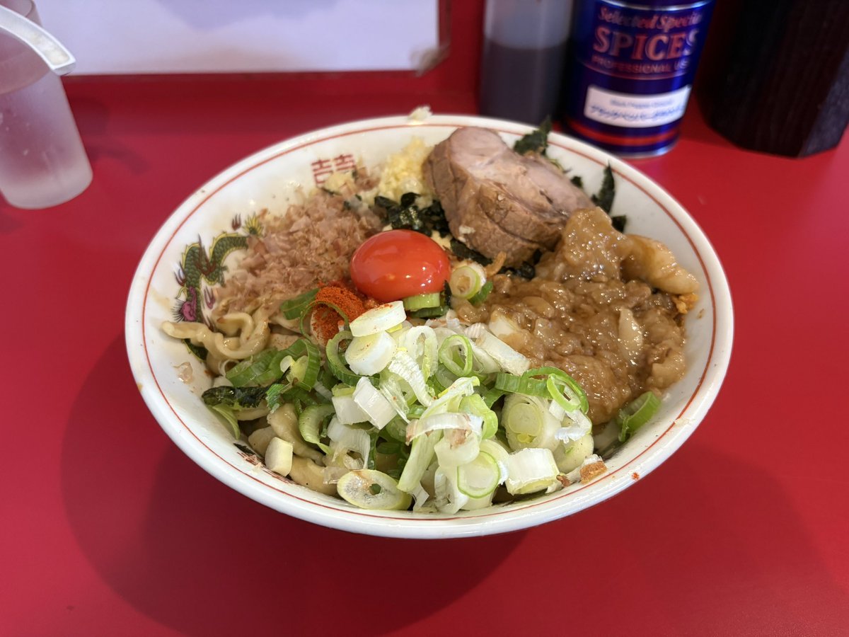 yuya_oym's tweet photo. ラーメン英二
いつ食べても美味すぎです！！
汁なし豚一枚（全部） https://t.co/CplsFg915t