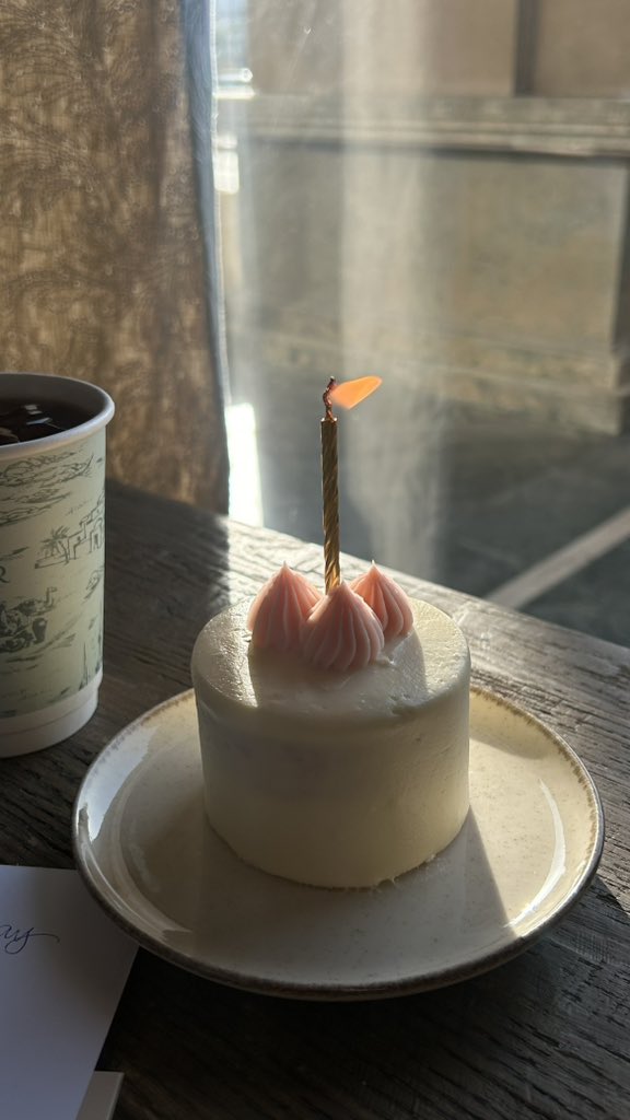 𝖡𝗂𝗋𝗍𝗁𝖽𝖺𝗒 𝗀𝗂𝗋𝗅 🕯️