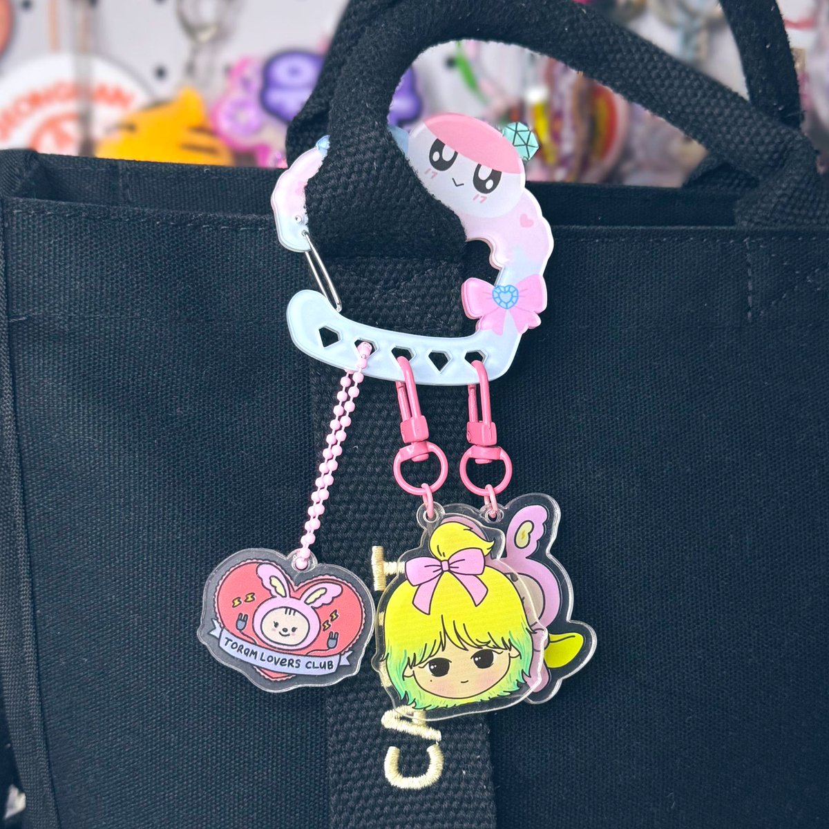 august item preview - carabiner ✨

𐙚 ᡣ𐭩
